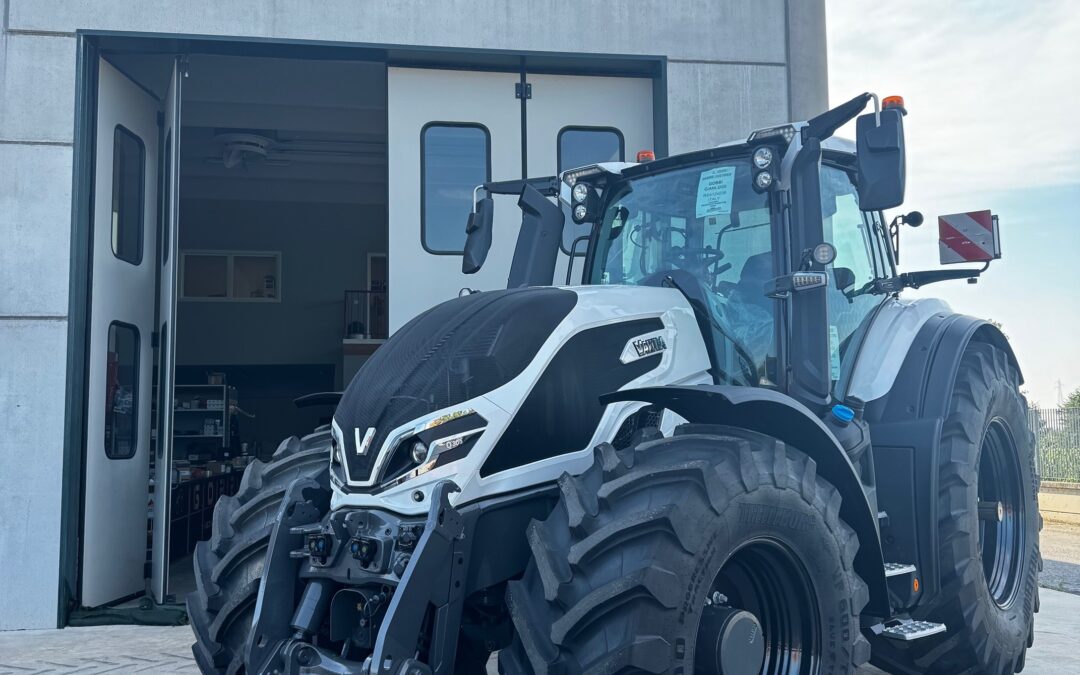 VALTRA Q305 NOLEGGIO